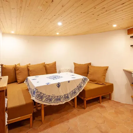 The Indigo Windmill Retreat, Peniche וילה