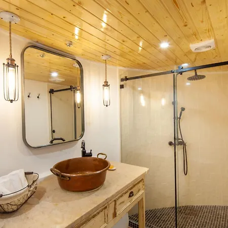 فيلة The Indigo Windmill Retreat, Peniche *
