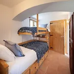 The Indigo Windmill Retreat, Peniche *