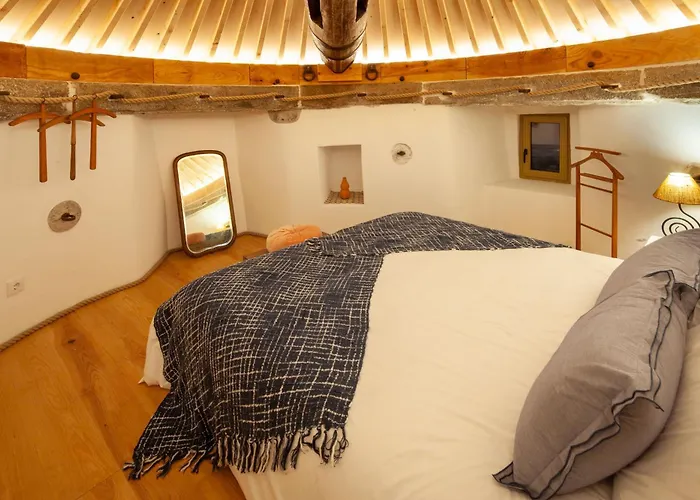 The Indigo Windmill Retreat, Peniche Вилла Атогиа-да-Балейя