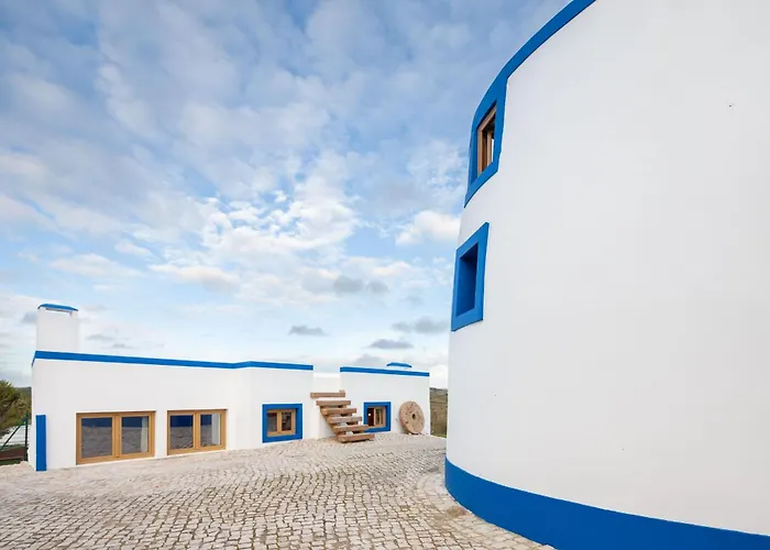 Вилла The Indigo Windmill Retreat, Peniche