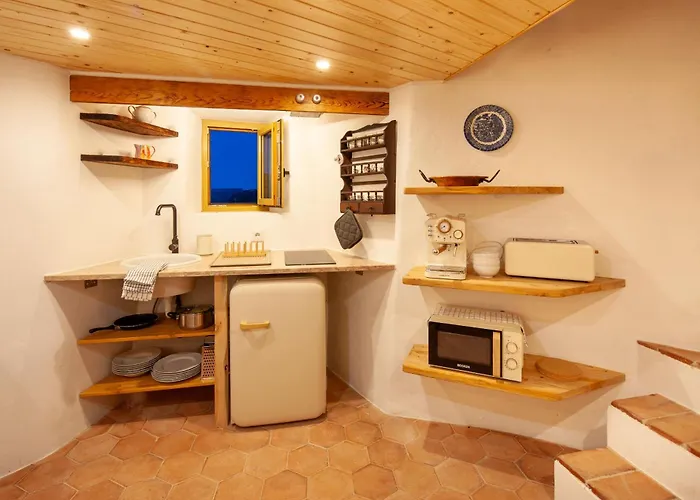 The Indigo Windmill Retreat, Peniche * Атогиа-да-Балейя