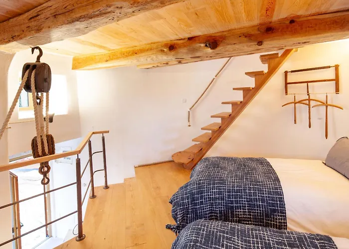 The Indigo Windmill Retreat, Peniche * Атогиа-да-Балейя