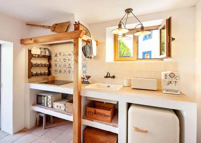 The Indigo Windmill Retreat, Peniche *